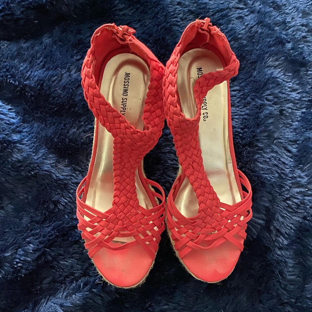 Mossimo supply co coral/red wedge Heel sandal sz 6